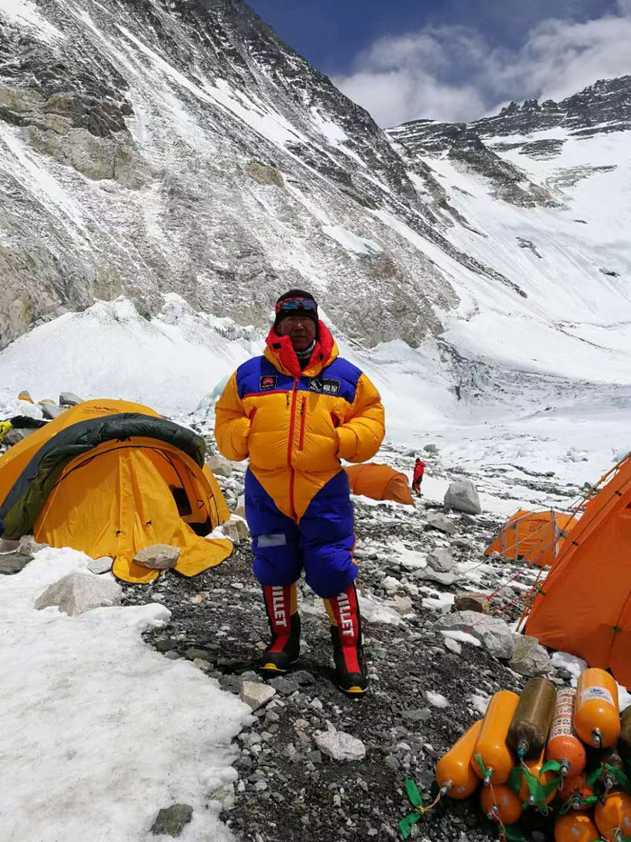 2017年，费宣在洛子峰。受访者供图