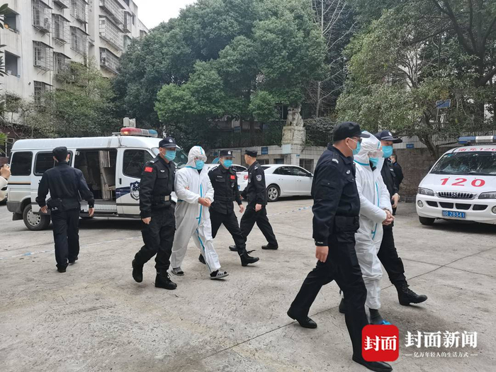 西充法院12月13日庭审照片 图据法院