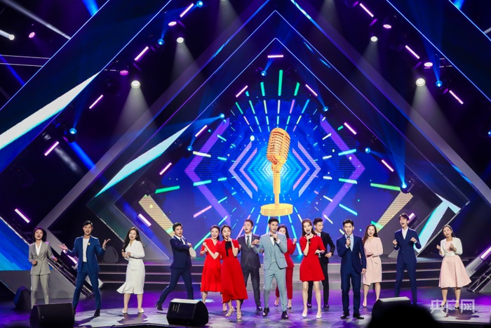 第十三届海峡两岸电视主持新秀演唱歌曲《梦想新声音》（央广网发 主办方供图）
