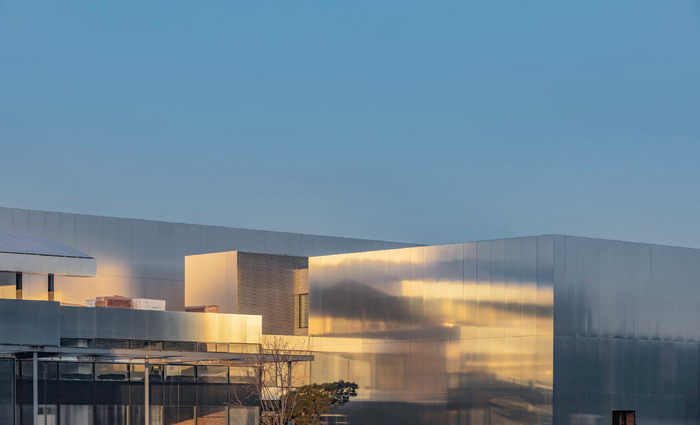 让·努维尔设计的西海美术馆外观