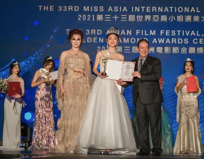 陶思航脱颖而出 一举获得世界亚裔小姐第33界选美大赛冠军