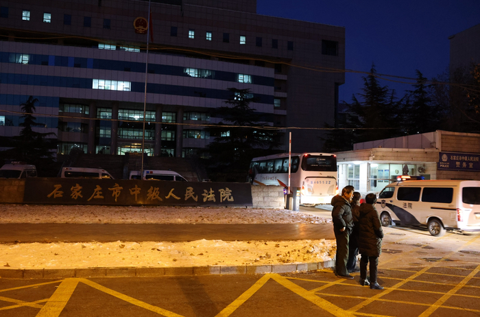 ▲2021年12月25日，河北曲阳高敬池涉黑团伙案，在石家庄市中级人民法院公开宣判。新京报记者 李英强 摄