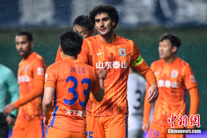 费莱尼在比赛中首开记录。图片来源：Ic photo