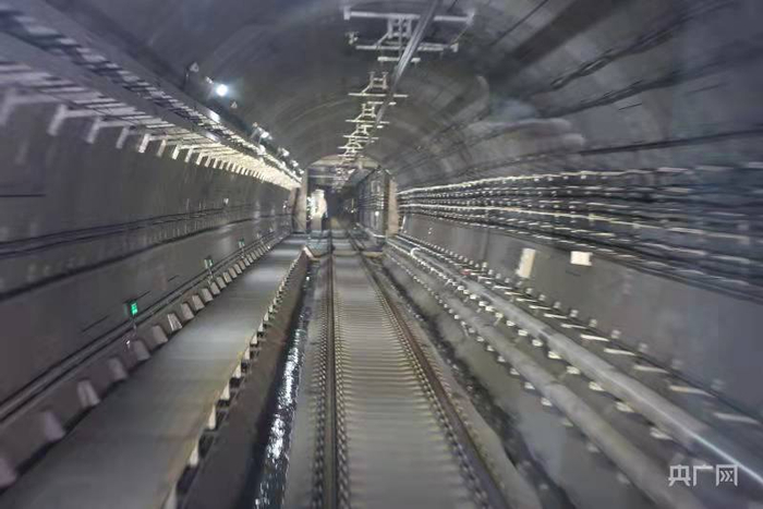 地铁6号线二期工程隧道内景（央广网发 天津市住房城乡建设委供图）