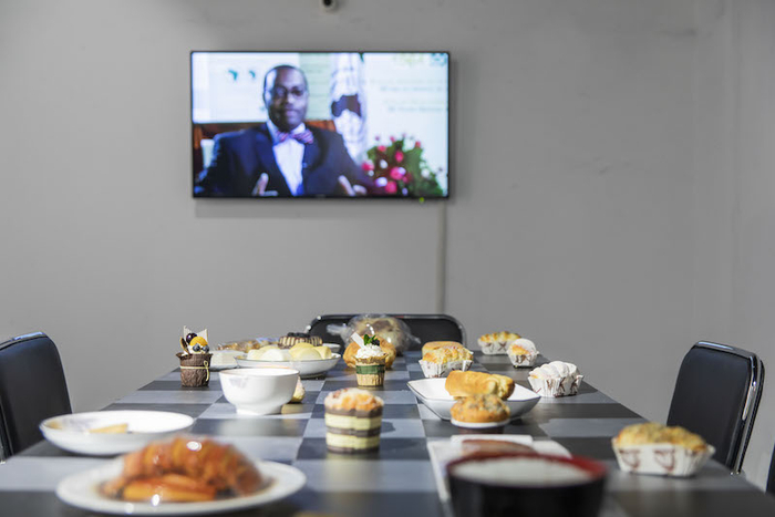 展览现场，胡介鸣的作品《14天》