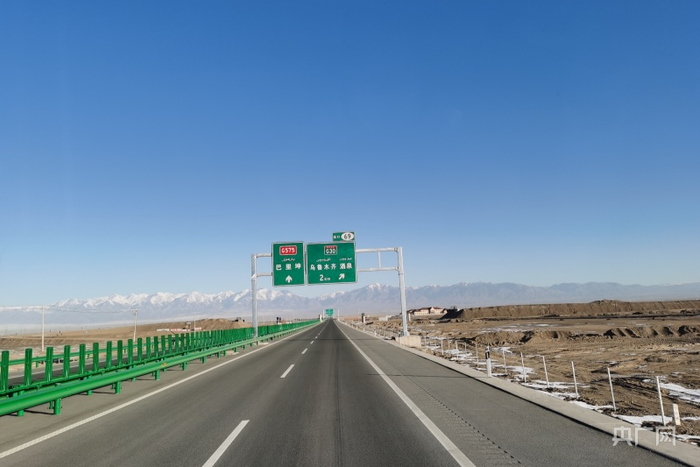 G575线巴里坤至哈密一级公路。央广网发