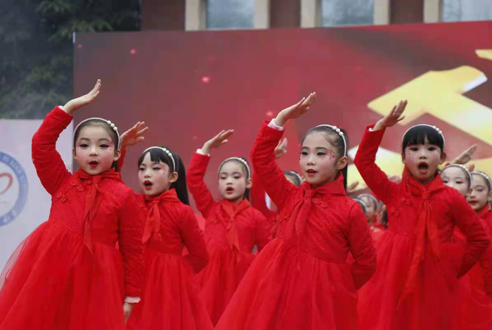 演出现场（央广网发 两江新区康庄美地小学供图）