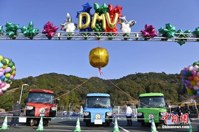 该系统目前有三辆车，可以在德岛县和高知县之间长约123公里的路段上运行。 图片来源: ICphoto