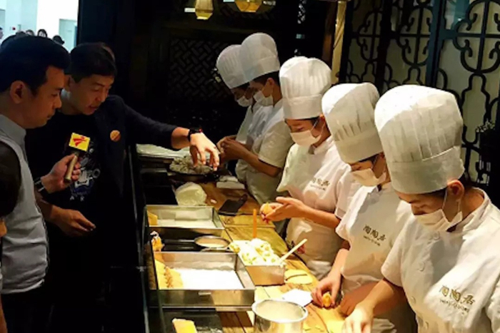 陶陶居内设立的手工茶点区（企业供图     央广网发）