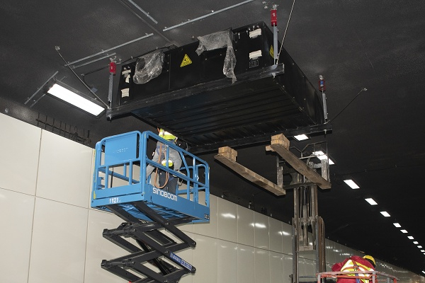 草场门隧道空气治理设备（央广网发 通讯员供图）