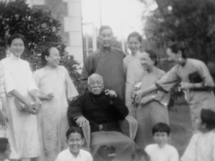 周寿臣家族《大户人家》影片截图