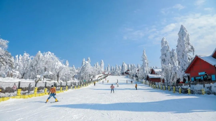 峨眉山雷洞坪滑雪场（央广网发 重庆市地理信息和遥感应用中心供图）