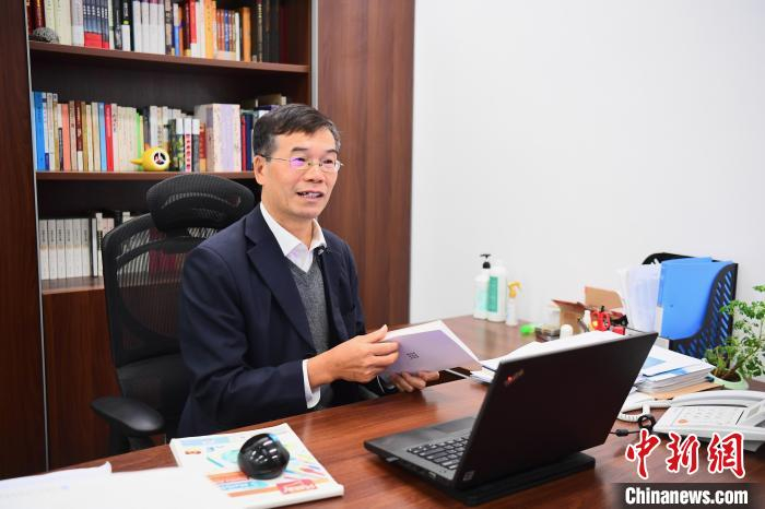 图为陆建新。　陈文 摄