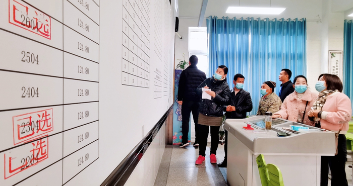 群众回迁安置等急难愁盼问题解决快