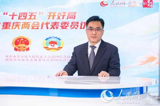 于会文接受人民网专访 邹乐 摄