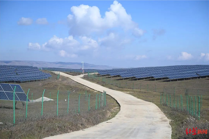 ▲转山包村的硬化道路可达每个村小组