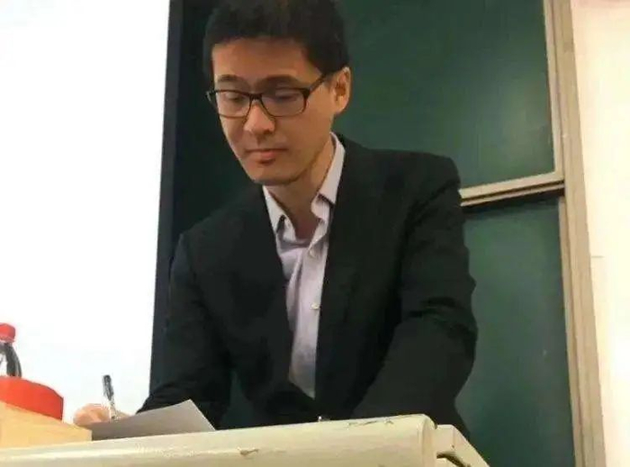 △ 199元，罗翔教你人人都能听懂的法律思维课 △ 