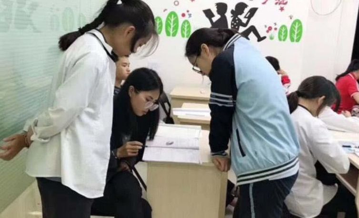 到了高三后半段才明白,补课和不补课的差距, 幸好自己选对了