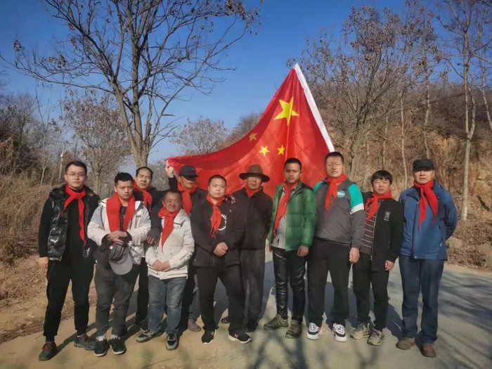 12月5日，战狼猎陨团在泌阳县拐子沟。受访者供图