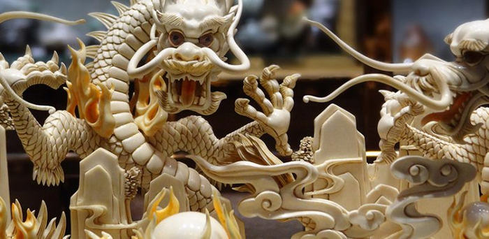香港商店中展示的象牙工艺品
