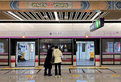 12月31日拍摄的北京地铁19号线牛街站。（曹夏 摄）