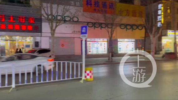 ▲网约车司机偏航方向经过第一个可掉头路口。图片来源/受访者供图