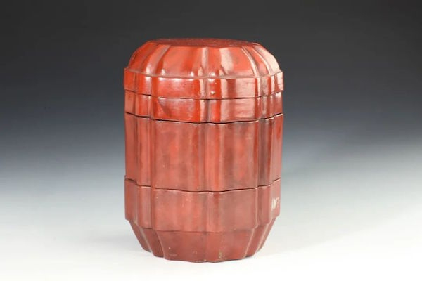 元葵形多格漆奁