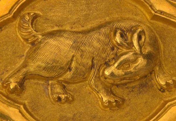 元“陈铺造”款貘纹海棠形金带扣（局部）