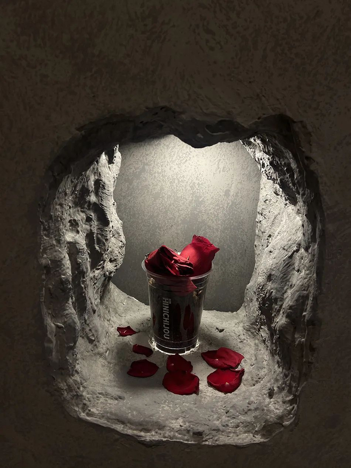 新店增设了小朋友洞口，高度1.1米。澎湃新闻记者 巩汉语 摄