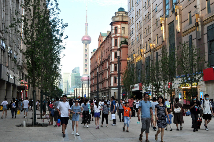 扩建后的南京东路。（图片来源：cfp）