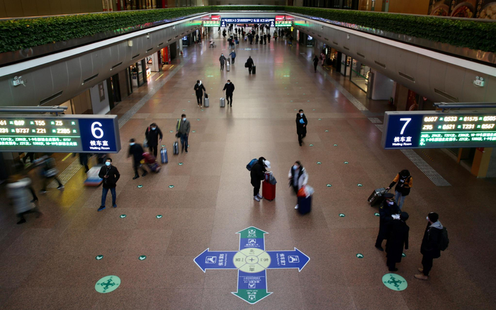 与往年春运首日相比，北京西站内的旅客数量少了很多。新京报记者 李凯祥 摄