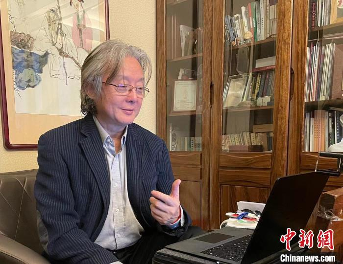 著名戏剧导演王晓鹰进行线上讲授。中国儿童文学研究会儿童剧委员会供图