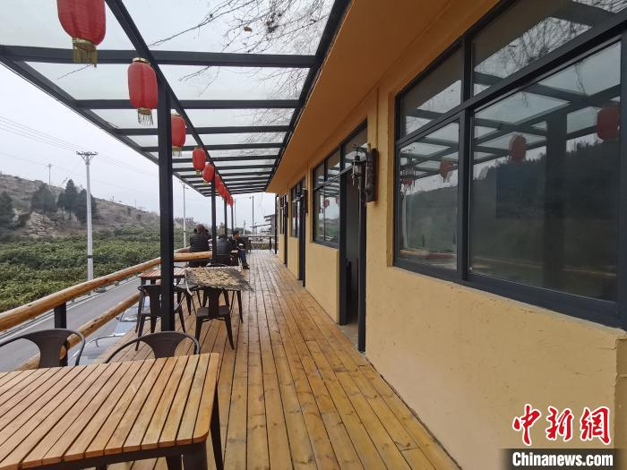 图为奉节县石庙村的“瞿塘灶屋”。　彭国威 摄