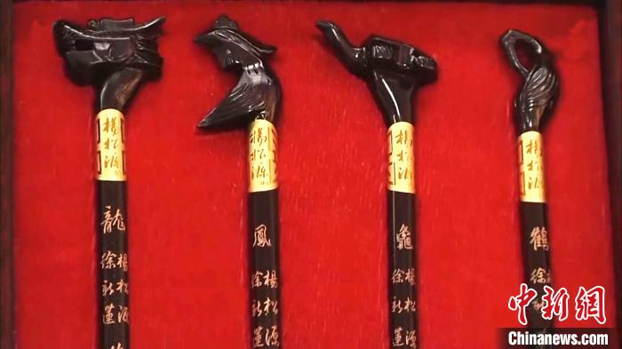 杨松源制作的湖笔千金镇提供