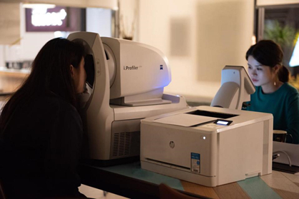 ▲专业i.Profiler®plus验光，1对1视力健康顾问咨询