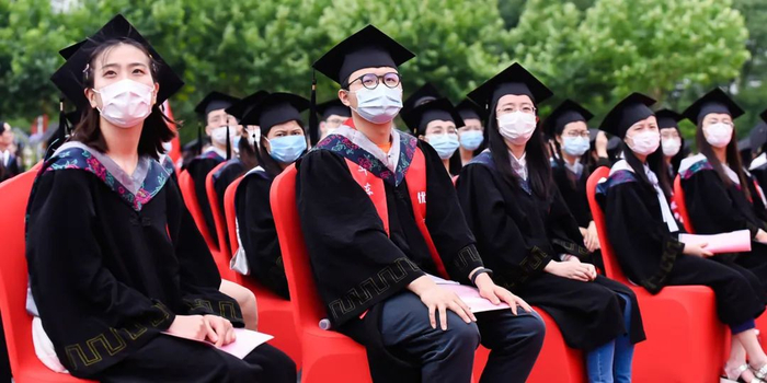 本文图片均来自微信公众号“华东师范大学”