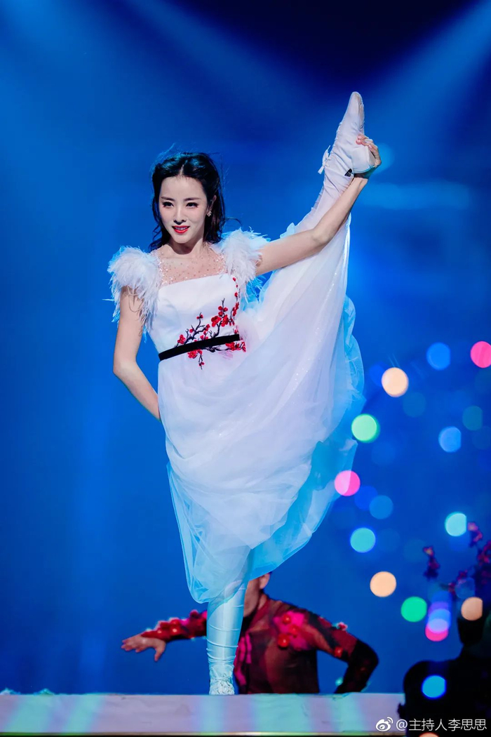 ▲李思思的舞蹈功底一直都还在。