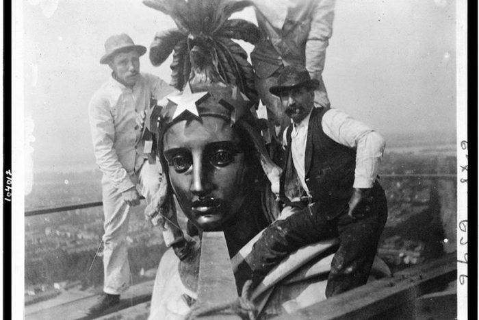  建造中的自由女神像