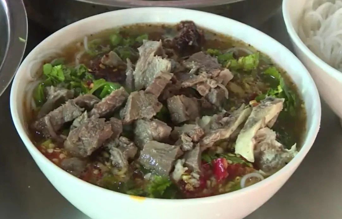 汤锅米线 图片来源：新平县融媒体中心