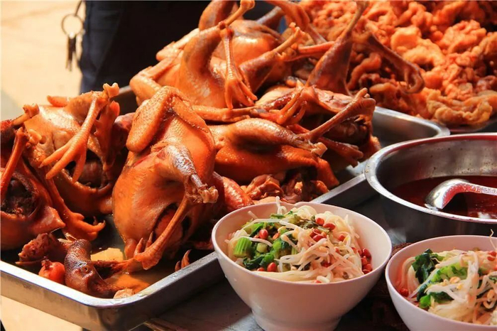 卤鸡米线 弥勒融媒供图