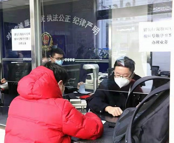 图说：今日起，上海、浙江、江苏、安徽（合肥）的户籍居民在长三角区域内跨省迁移户口时，只需在迁入地公安派出所申请办理即可。