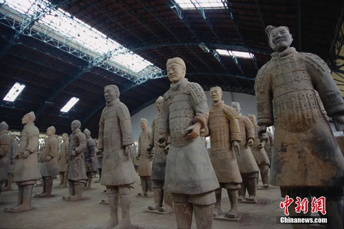 秦始皇兵马俑博物馆，一号坑后部基本完好的兵俑。石宝琇 摄 图片来源：CTPphoto