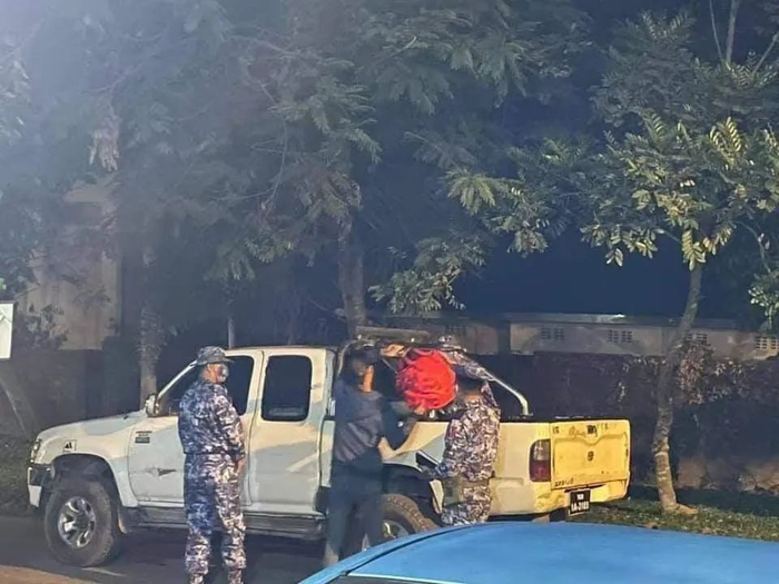 军方扣押人员现场