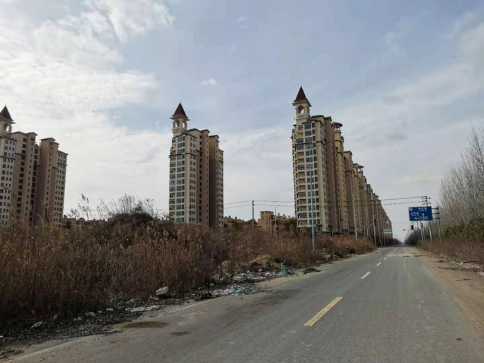 绿地长岛的江边大道（右侧为长江入海口）