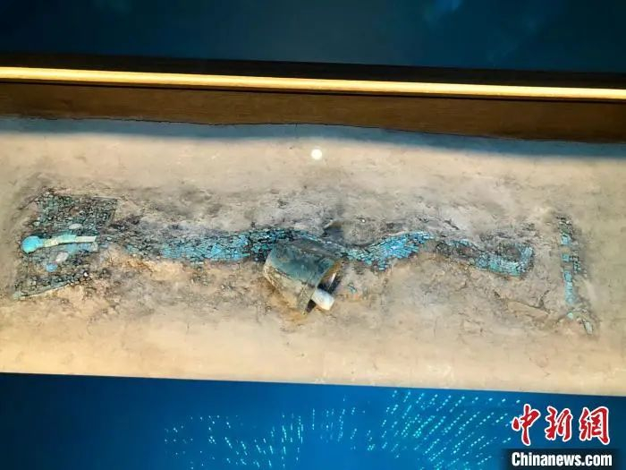 有“超级国宝”之称的二里头绿松石龙。中新社记者 孙自法 摄