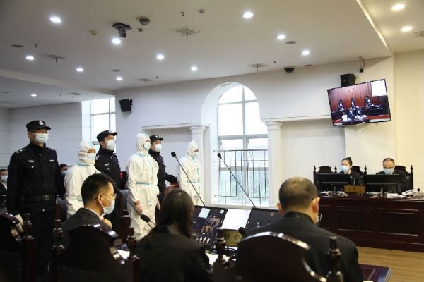 　庭审现场　戴安琪摄 
