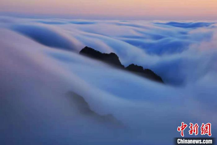 黄山云海景观。　汪新平 摄