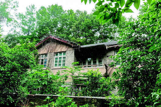 杭大新村4幢,一楼为姜亮夫故居.(新华社发 毛静雯摄)