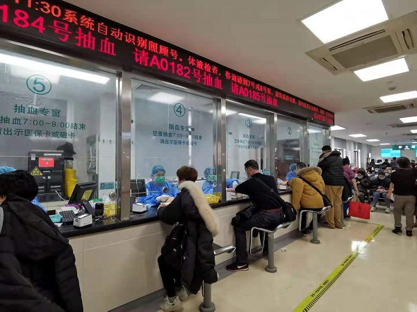 图说：仁济医院西院区恢复了往常的忙碌  院方供图（下同）