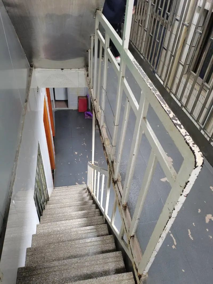 福田区某城中村室内景。张慧敏 摄